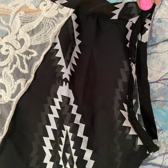 Aztec Sheer Lace Back Top - Picture 7 of 8